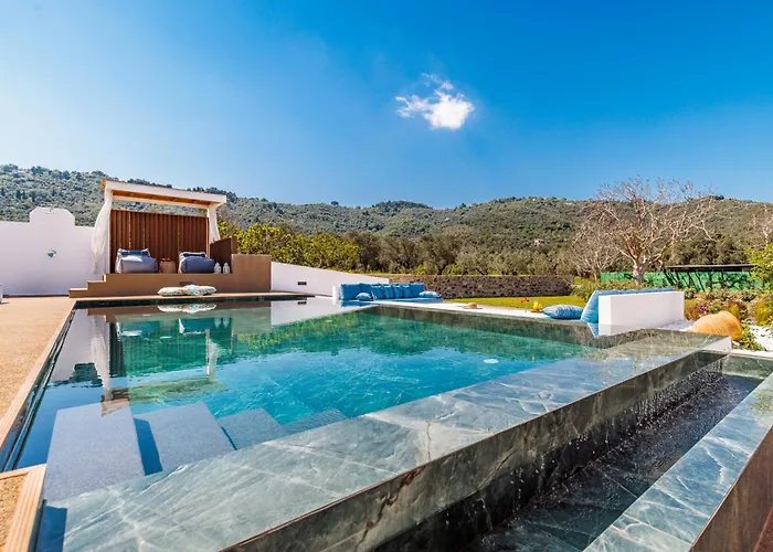 Willa Grace Skopelos