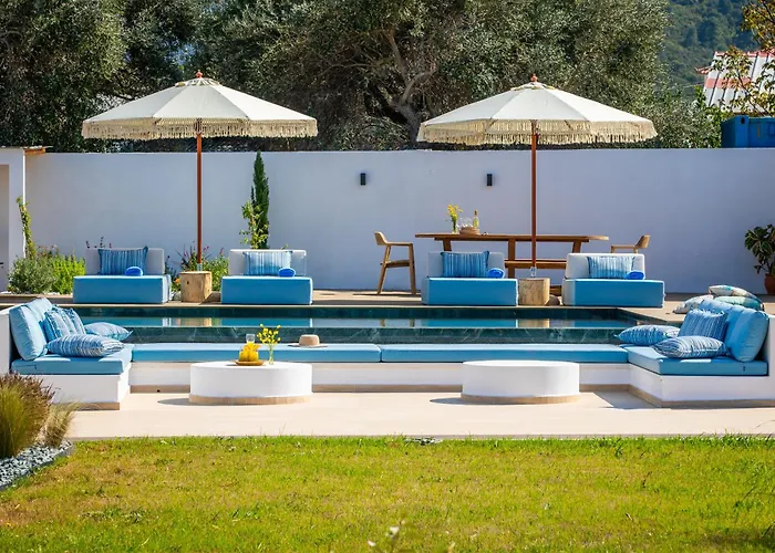 Willa Grace Skopelos